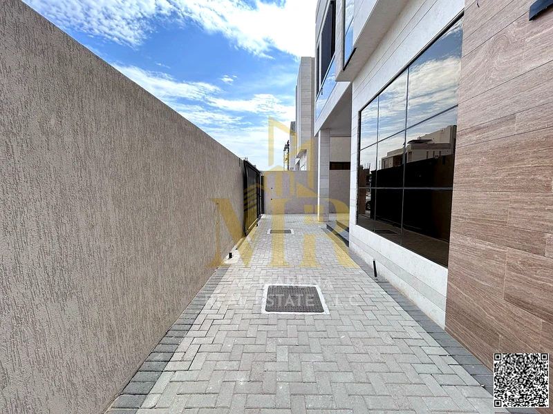 🏡 Luxurious villa for sale in Al Bahia - Ajman | 6 master bedrooms | 2 floors + roof | Prime location and at a price including registration and owner63882823468803114