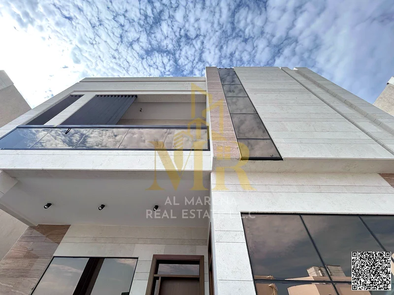 🏡 Luxurious villa for sale in Al Bahia - Ajman | 6 master bedrooms | 2 floors + roof | Prime location and at a price including registration and owner63882823468803112