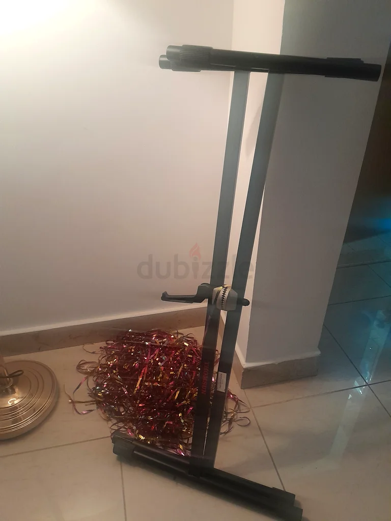 Sturdy Piano Stand for Sale - Perfect for Musicians!63226778507138112