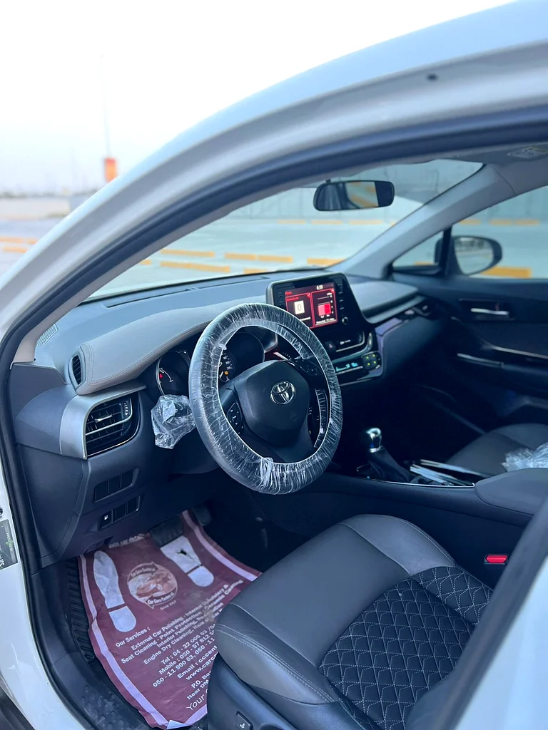 TOYOTA C-HR63147208219906112