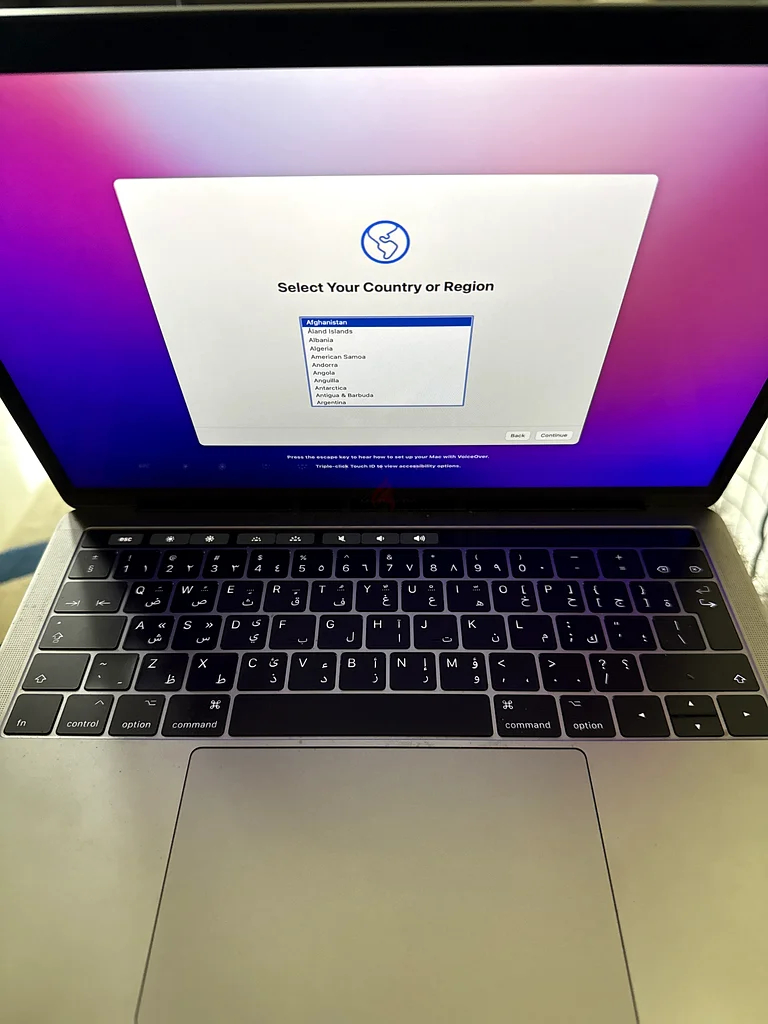 Apple MacBook Laptop 2017 with TouchBar63167117666818111