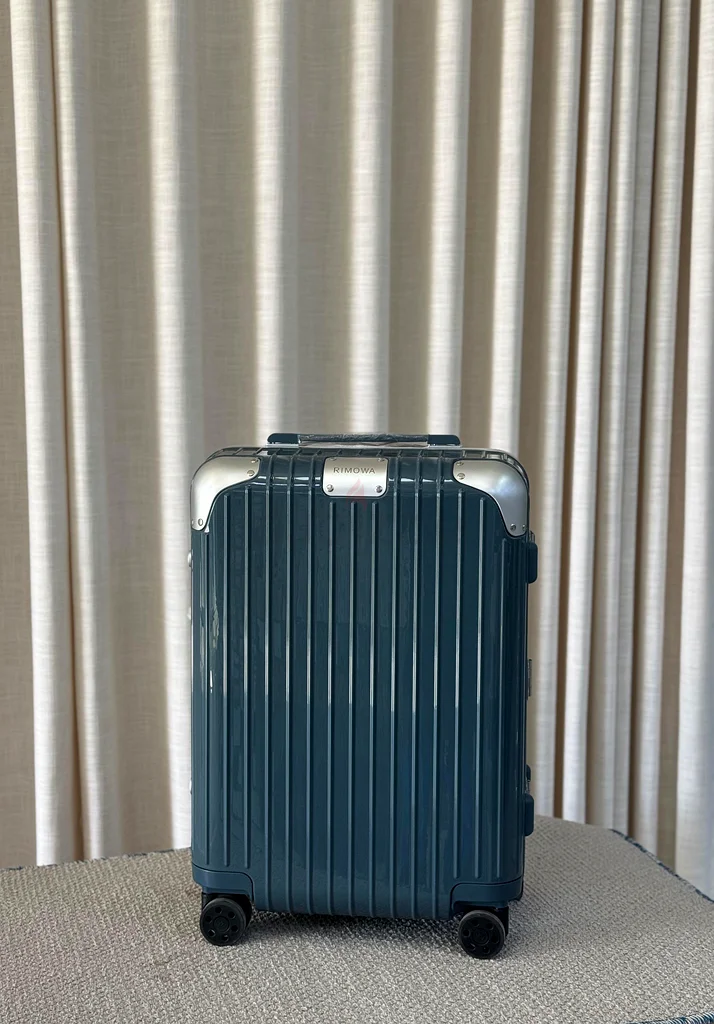 Rimowa Distinct cabin Leather carry - on suitcase63234617329538113