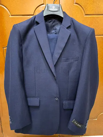 Stylish Navy Blazer - Perfect for Any Occasion!