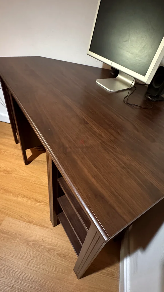 Corner study / work table (Ikea)63219344016514112