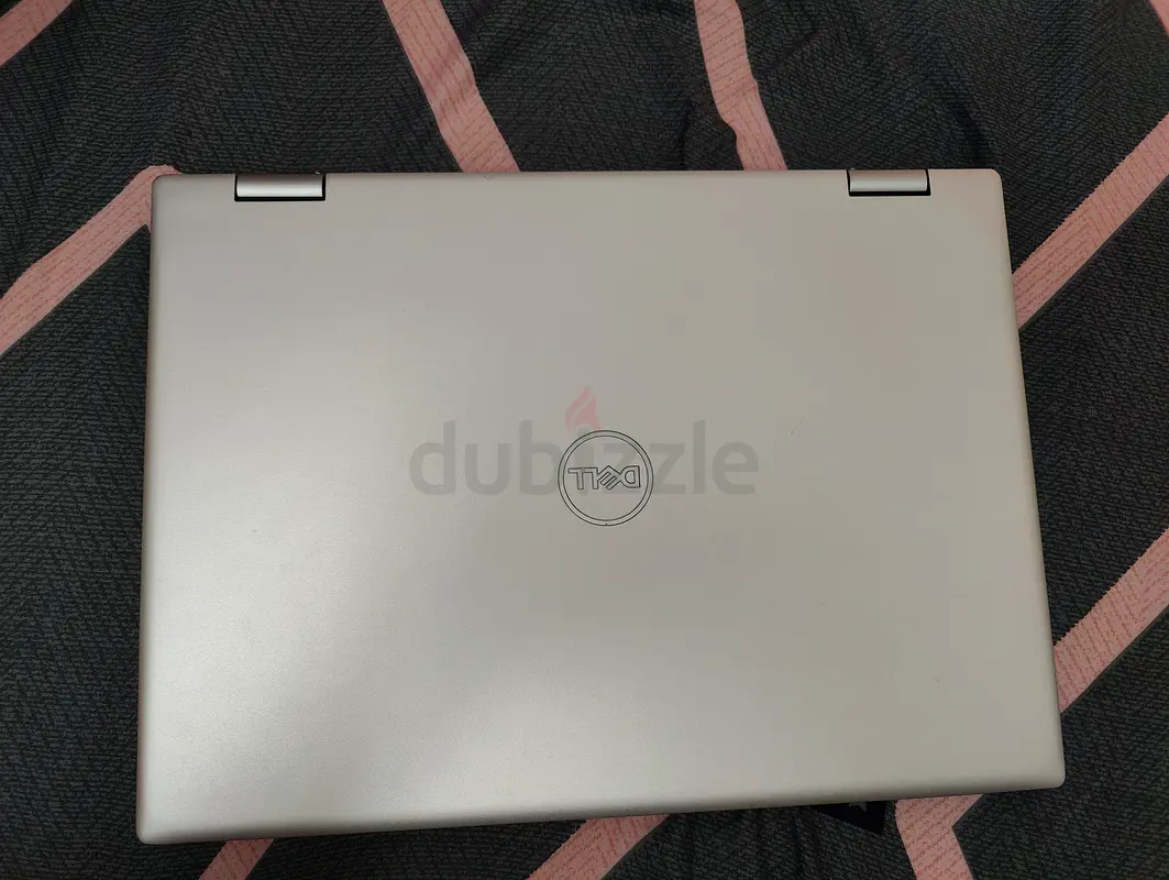 Sleek Dell Laptop - Perfect for Work and Play!