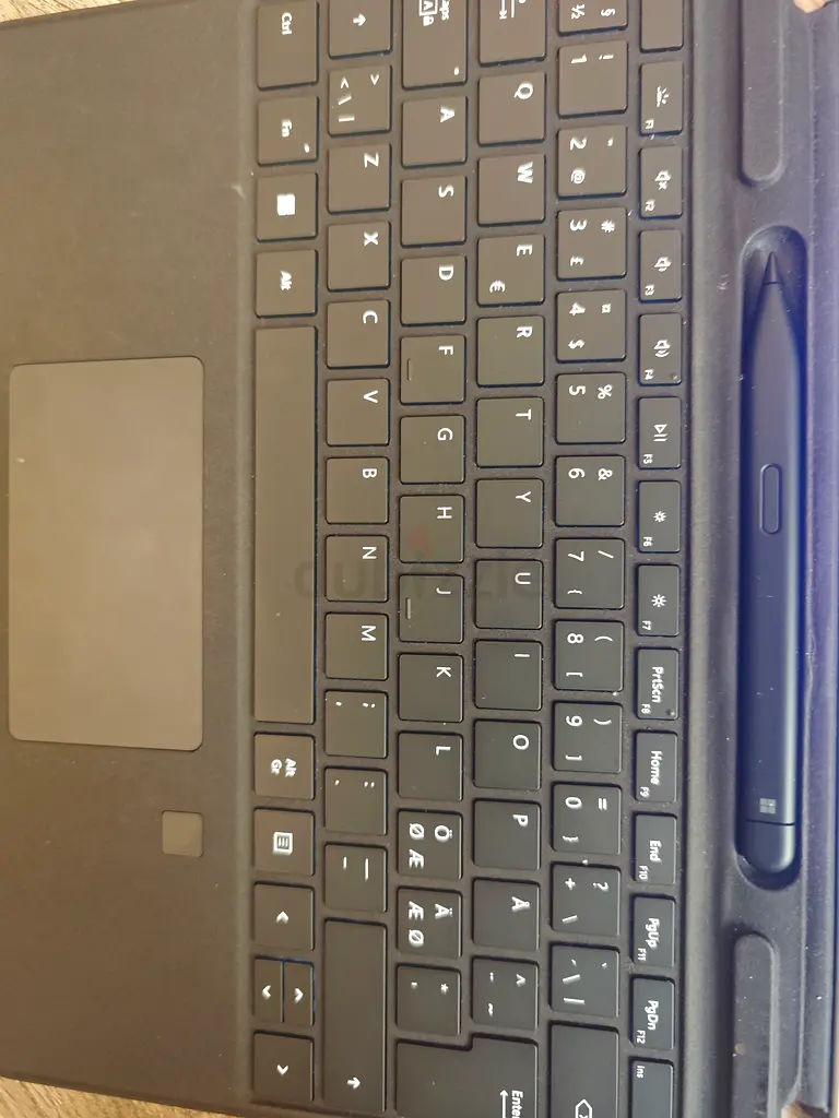 Microsoft Surface pro 9 2024, like new.63253965196930113