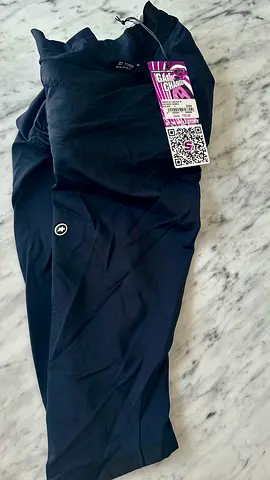 Black Cycling knickers ASSOS size S. BRAND NEW 🌸