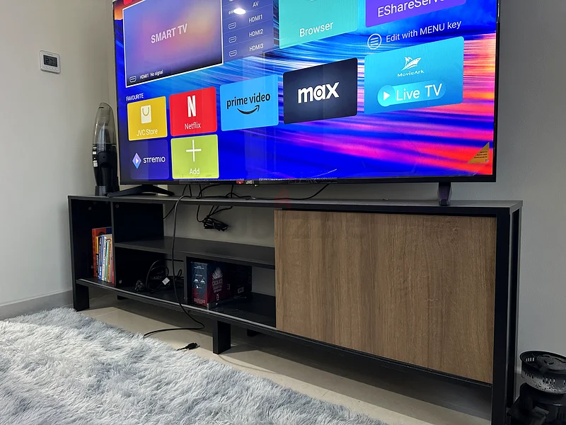 70” inch JVC Smart TV with Browser63165714987267112