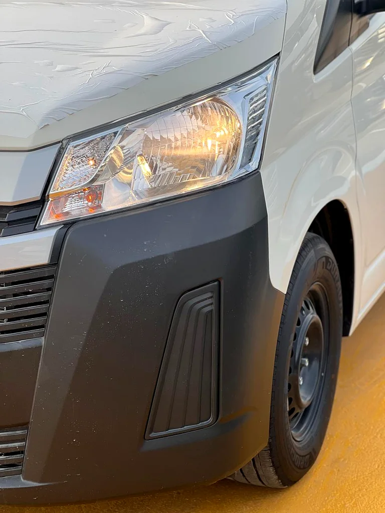 2025 Toyota Hiace Passenger 13-Seater High Roof63166156394882114