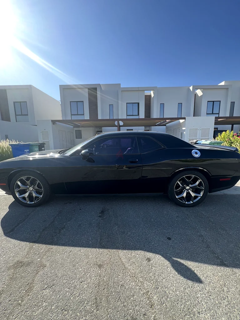 First owner dodge challenger from agency. Cash offer!63223818460674111