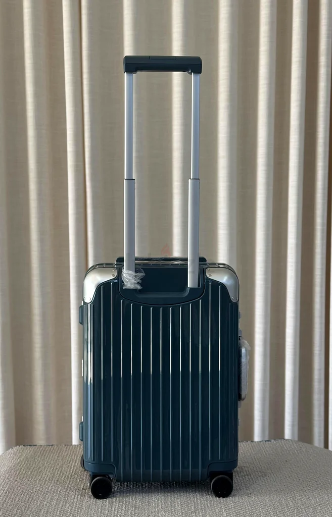 Rimowa Distinct cabin Leather carry - on suitcase63234617329538111
