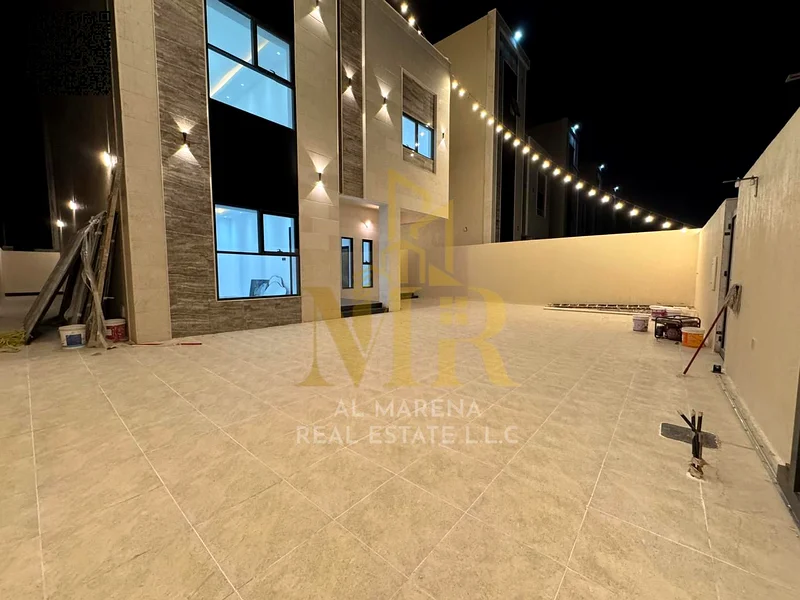 A distinctive villa in Al-Haliou, 1 floor, with a roof, on an area of ​​3,765 square feet, with master bedrooms, at a price including registration and63892471942786112