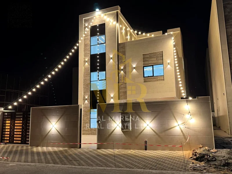 A distinctive villa in Al-Haliou, 1 floor, with a roof, on an area of ​​3,765 square feet, with master bedrooms, at a price including registration and63892471942786110