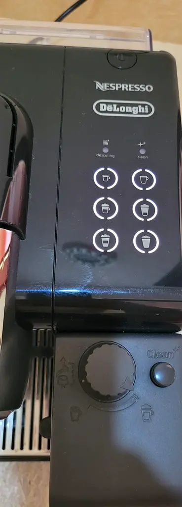 Nespresso
Lattissima Touch Coffee Machine63252950888194114