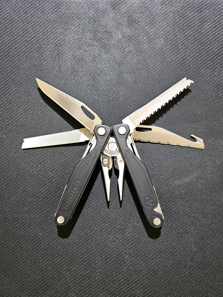 ليذرمان تشارج+63246747290369113