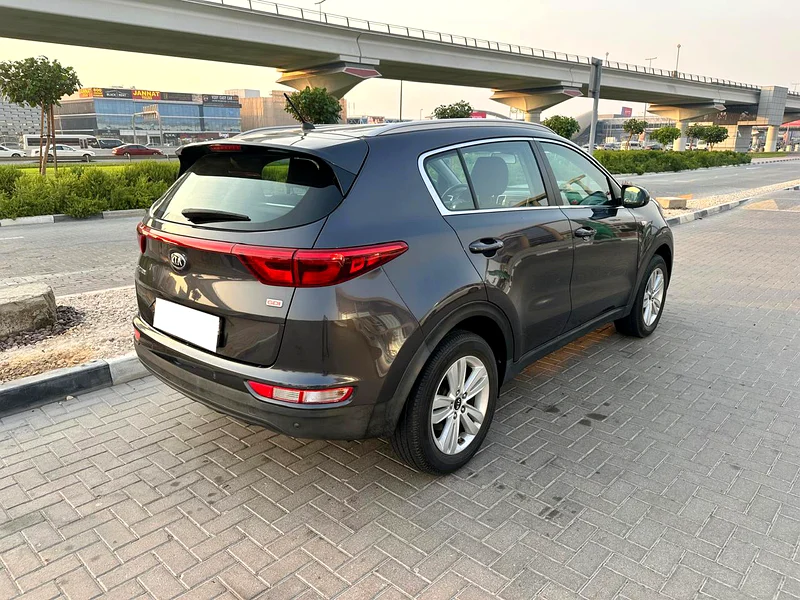 958 درهم شهريًا، دفعة أولى 0% * كيا سبورتاج 2017 * سجل صيانة كامل * بدون حوادث * دول مجلس التعاون الخليجي63170837831810112