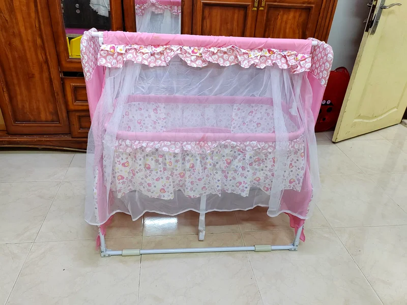 Charming Pink Bassinet for Your Little One!63204862188161111