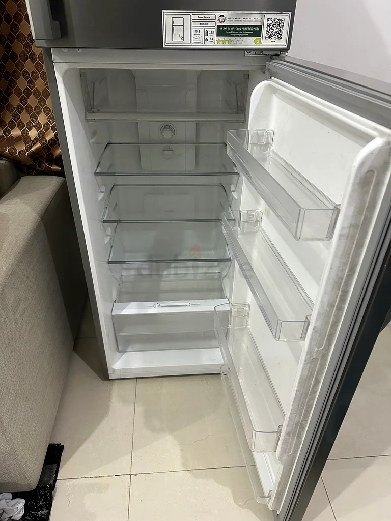 ثلاجة فضية أنيقة للبيع - حالة ممتازة! @ الشعبي 11، المصفحه63254503987586113