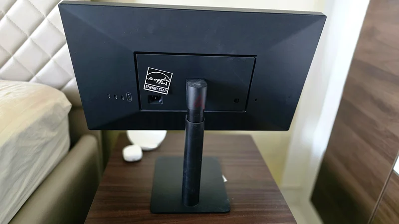 شاشة LG بدقة 4K UHD - 22MD4KA63172676563458112
