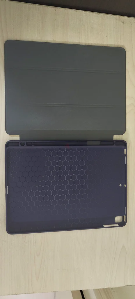 Apple Ipad 2022 10th generation 10.9 inch soft silica gel cover case (with pen slot)63222344405122113
