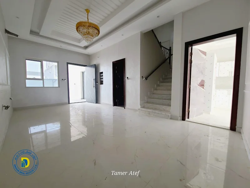 For sale in Al Helio 2 area, a 3-bedroom townhouse and a roof. The price includes registration fees.63187219164290112