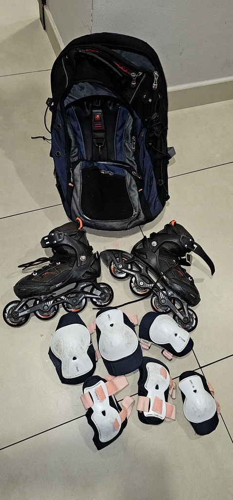 Complete Inline Skating Set with Protective Gear! ABCE3 / Excellent for kid 6 to 9Y632457136227871129