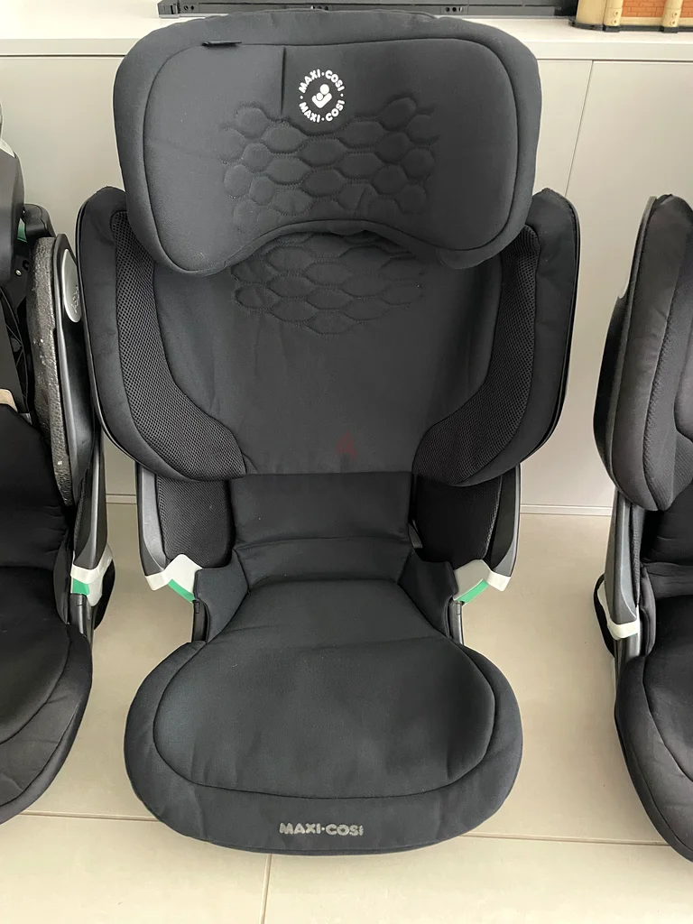 3x (three) Maxi-Cos Kore Pro I-Size (Isofix) Child Car Booster Seats in reasonable, used condition (63207396889731112