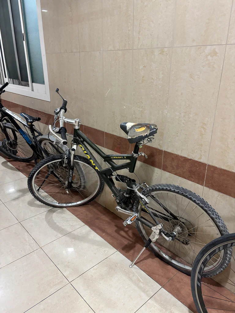 Adventure Awaits: Quality Mountain Bike for Sale!63169470970114111