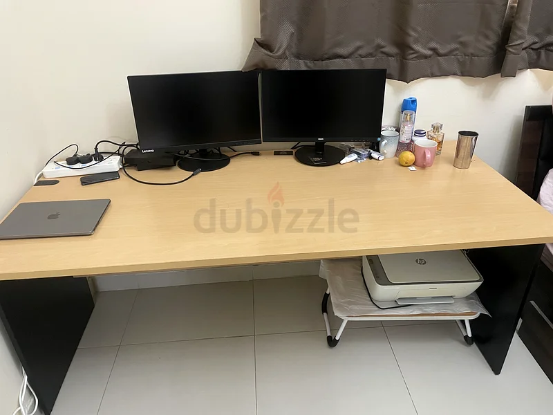 Stylish Workstation Desk with Modern Design63218316864641112