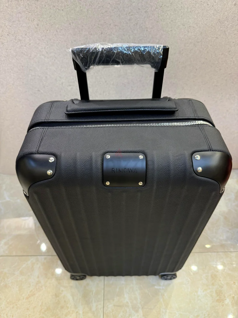 Rimowa Distinct cabin Carry - on suitcase63234617342721111