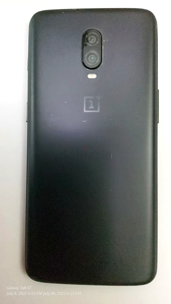 OnePlus 6T With 2 FREE PHONE COVERS631808399193631129