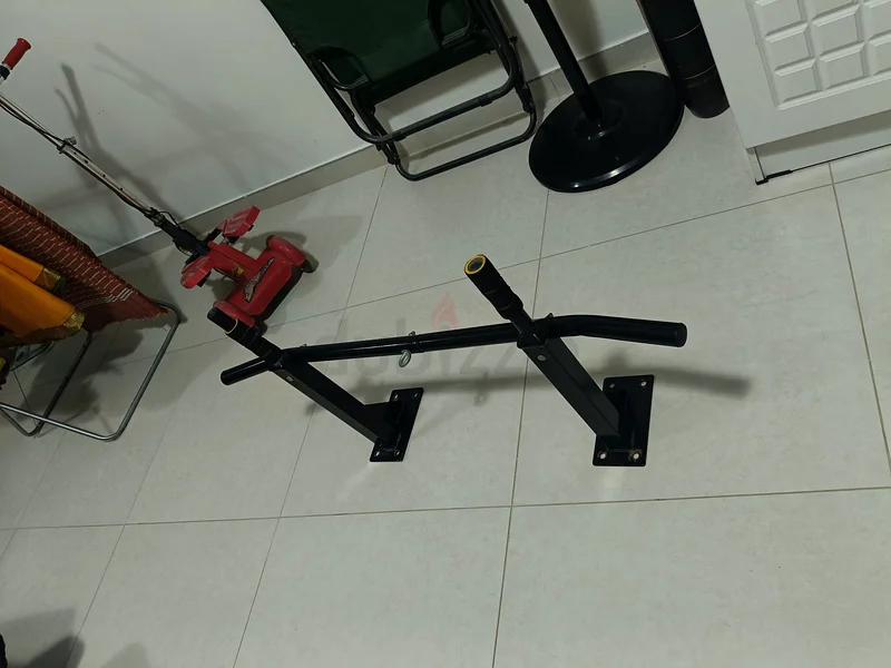 Pullup bar for sale with installation screws63170412919937111