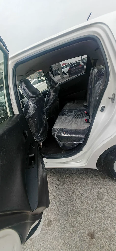 Toyota Yaris Model 201463147210148609114