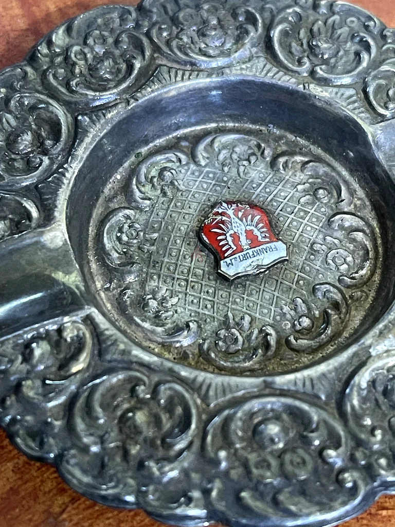 Vintage Souvenir Ashtray Duo – 1960s Collectible Set!63222337072131112