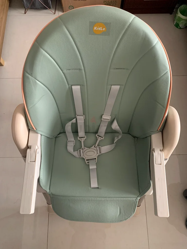 Premium High Chair for Your Little One - Stylish and Safe!63203183721219112