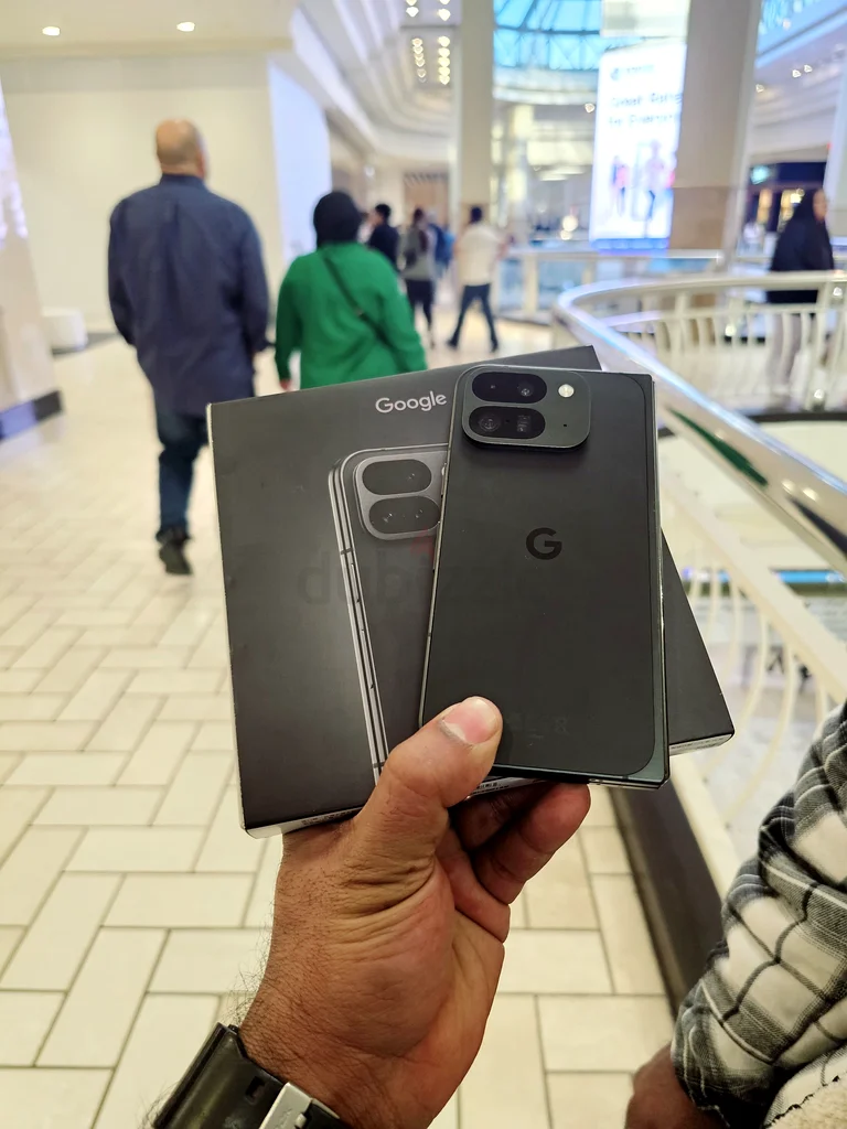Google Pixel Fold 9 Pro: Like New Condition!63214899756547112