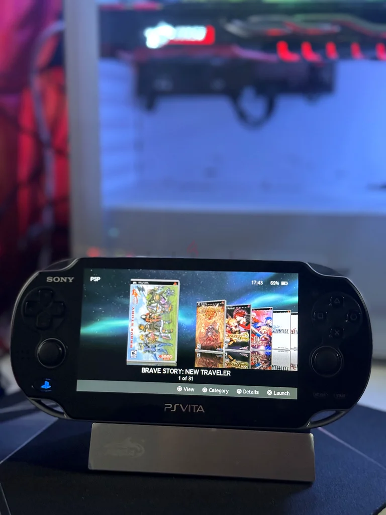 سوني PS فيتا - تجربة الألعاب المحمولة النهائية! نموذج Ps vita 1000 معدّل مع ألعاب وبسعة 256 جيجابايت63231695225731113