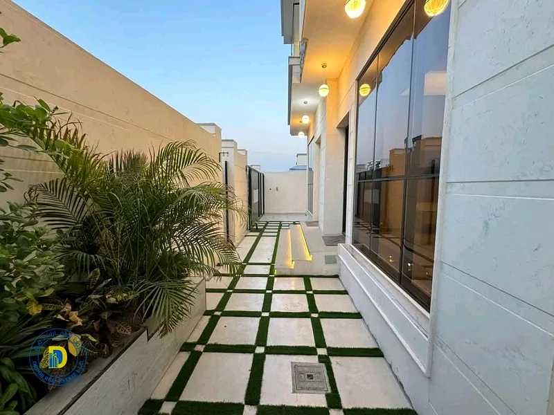 فيلا حديثة للبيع مكوّنة من 5 غرف، في موقع متميز، قريبة جداً من شيخ محمد بن زايد63170849572482111