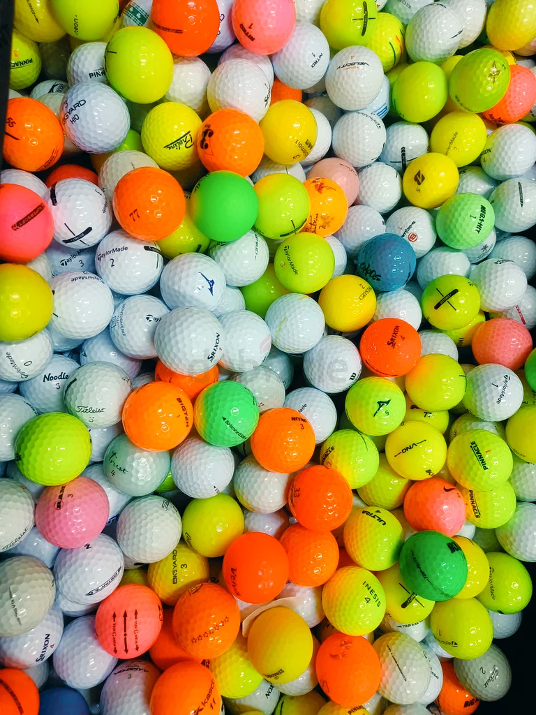 Golf  balls All mixed brands 100ball for 180.summer offer.. good condition shiny ball like new.63246243539969112