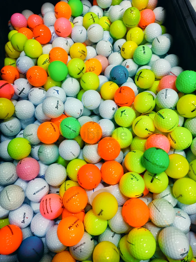 Golf  balls All mixed brands 100ball for 180.summer offer.. good condition shiny ball like new.63246243539969111