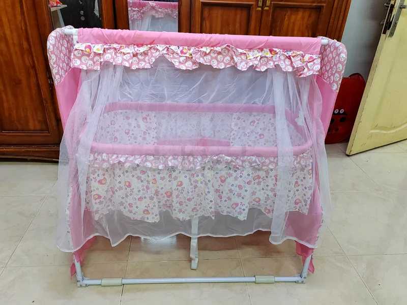 Charming Pink Bassinet for Your Little One!63204862188161112