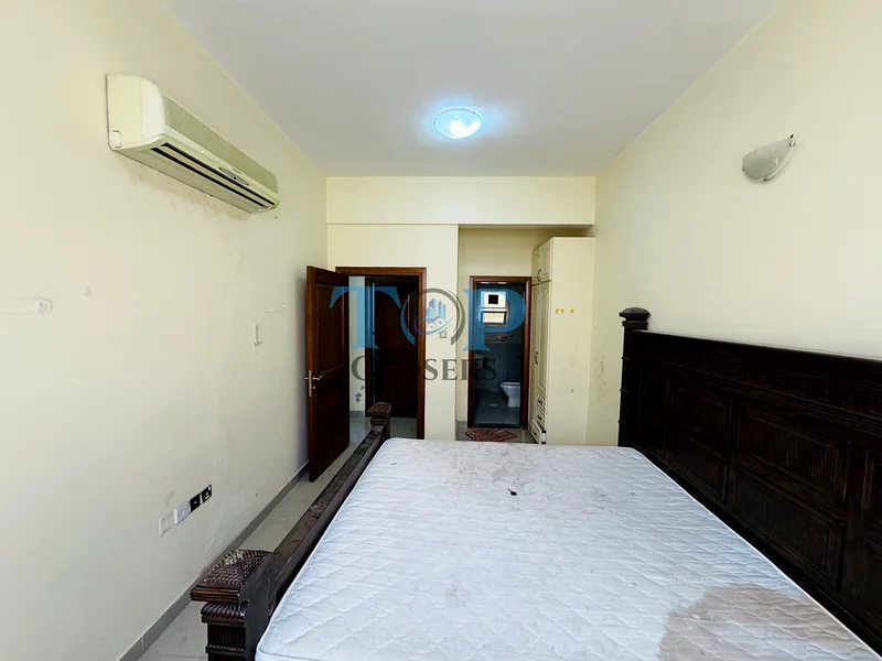 Near Dawari Dewan | Wardrobes | Shaded Parking63151410768259114