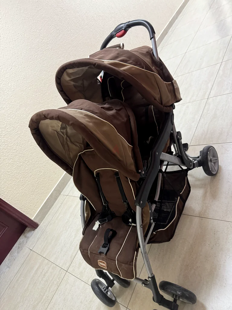 عربة أطفال مزدوجة للبيع63204850530563111
