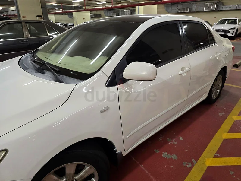 Abu Dhabi - Al Nahyan - Al Moror road63138275580545114