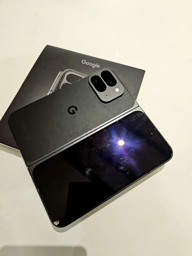 Google Pixel Fold 9 Pro: Like New Condition!63214899756547110