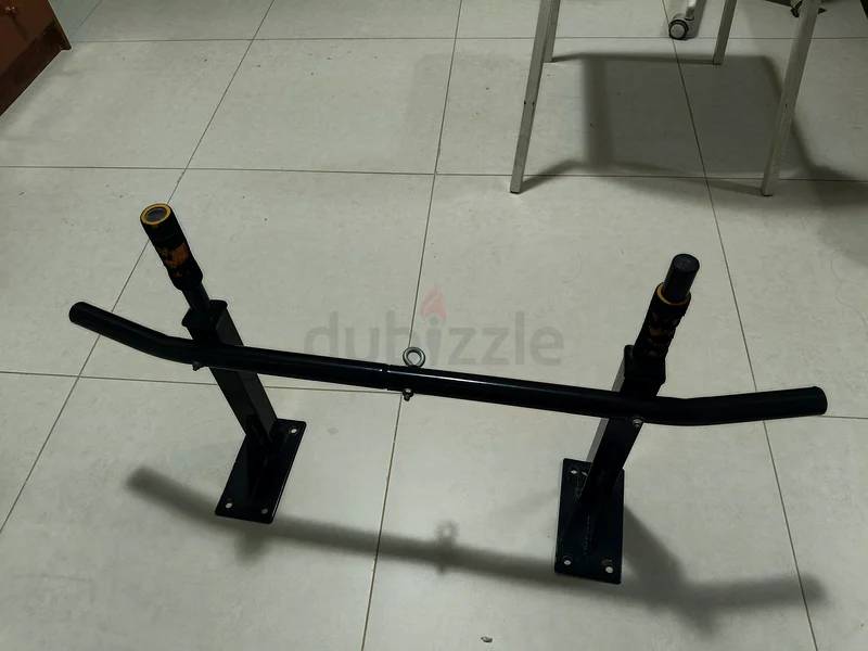 Pullup bar for sale with installation screws63170412919937113