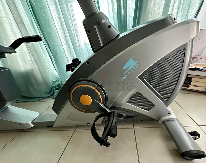 Get Fit with This High-Quality Recumbent Exercise Bike!63242692108545112