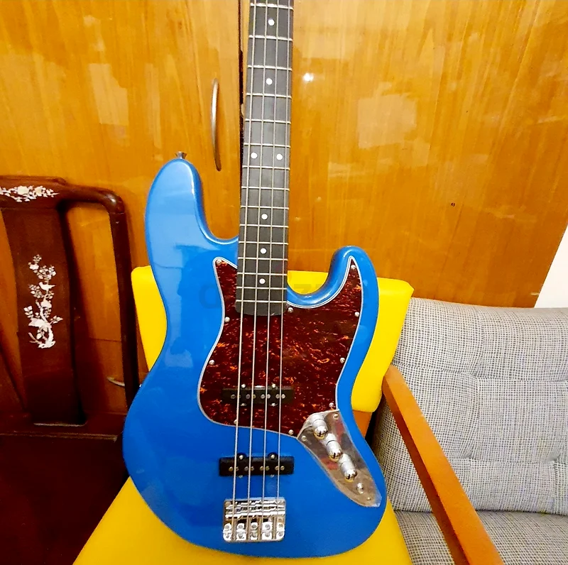 Stunning 4 String Blue Electric Bass Guitar - Perfect for Any Musician! IRIN. Never Used. Brandnew!632272760727061122