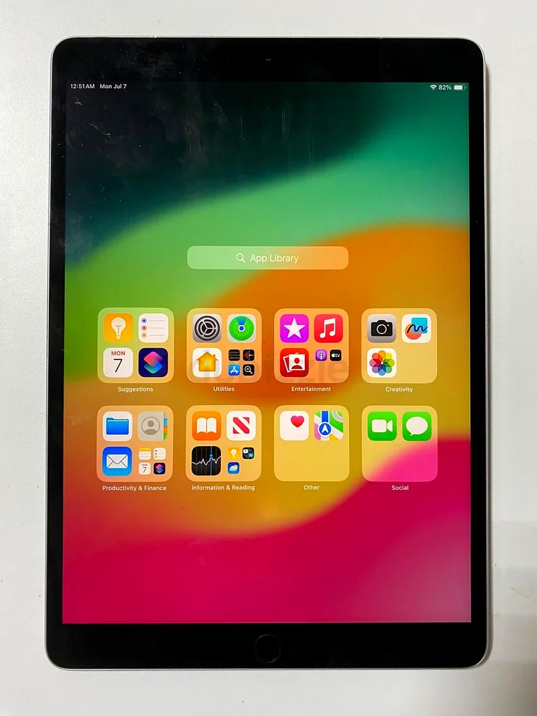Apple IPad Pro Cellular 10.5 Inch 4Gb 64Gb In Very good Condition63221850973954111