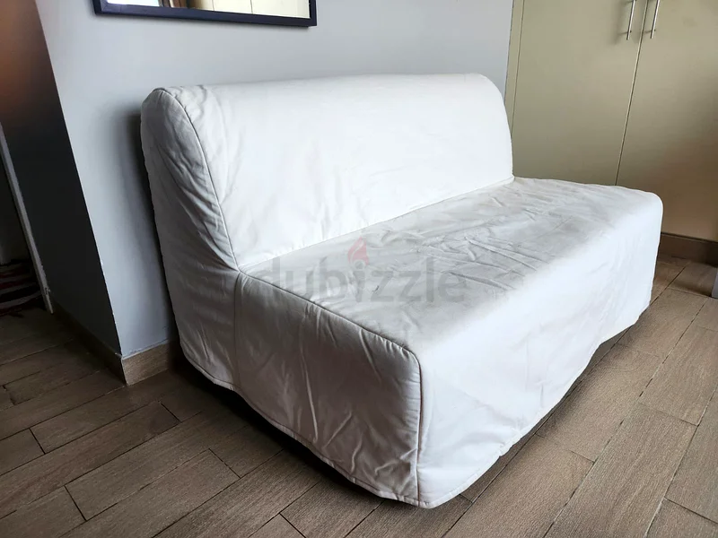 Stylish and Cozy Sofa - Perfect for Your Living Room!63225745550851112